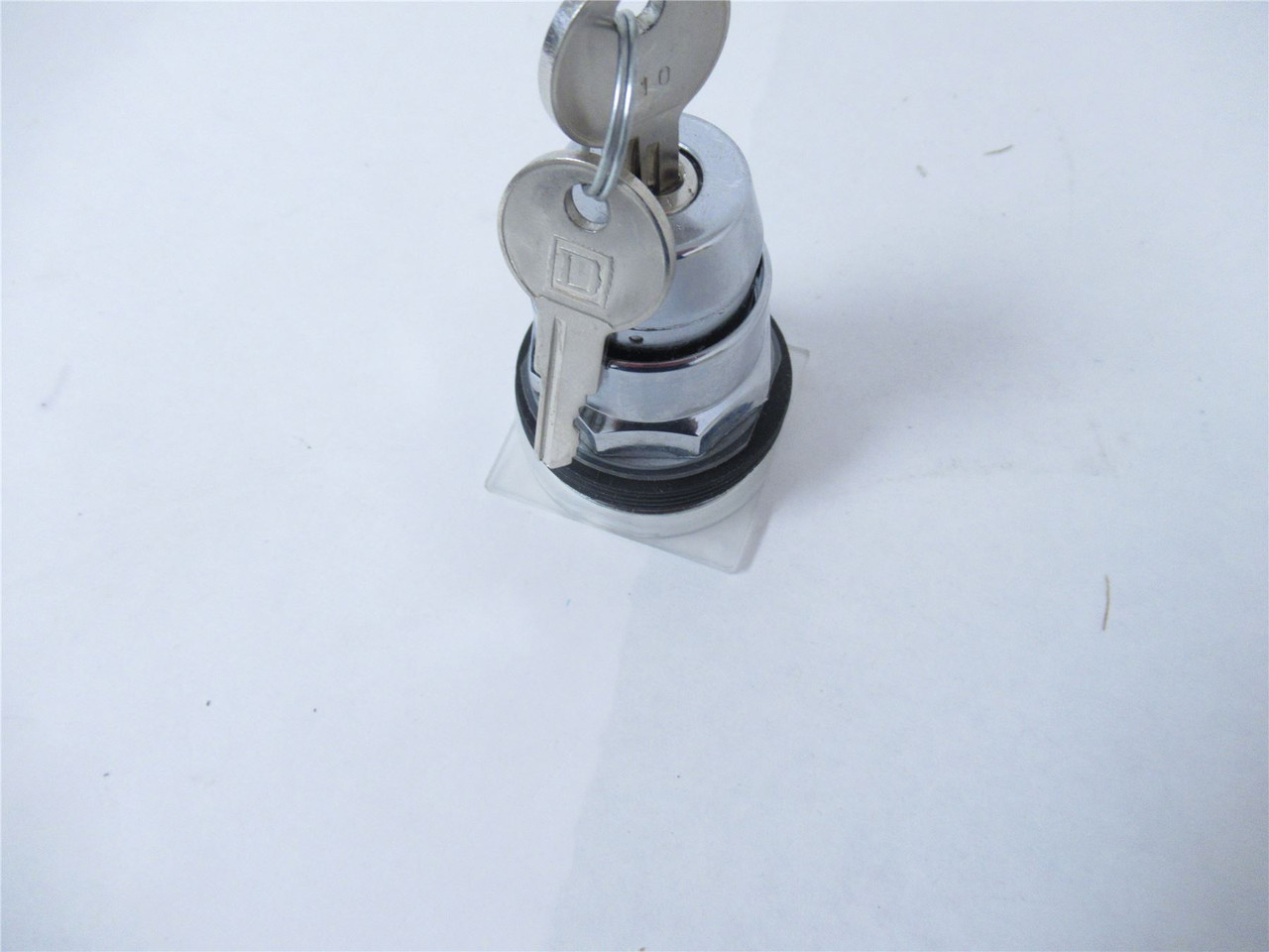 Square D 9001KS25K2; Non-Illum Selector Swtch 30mm 2 Pos Keyd