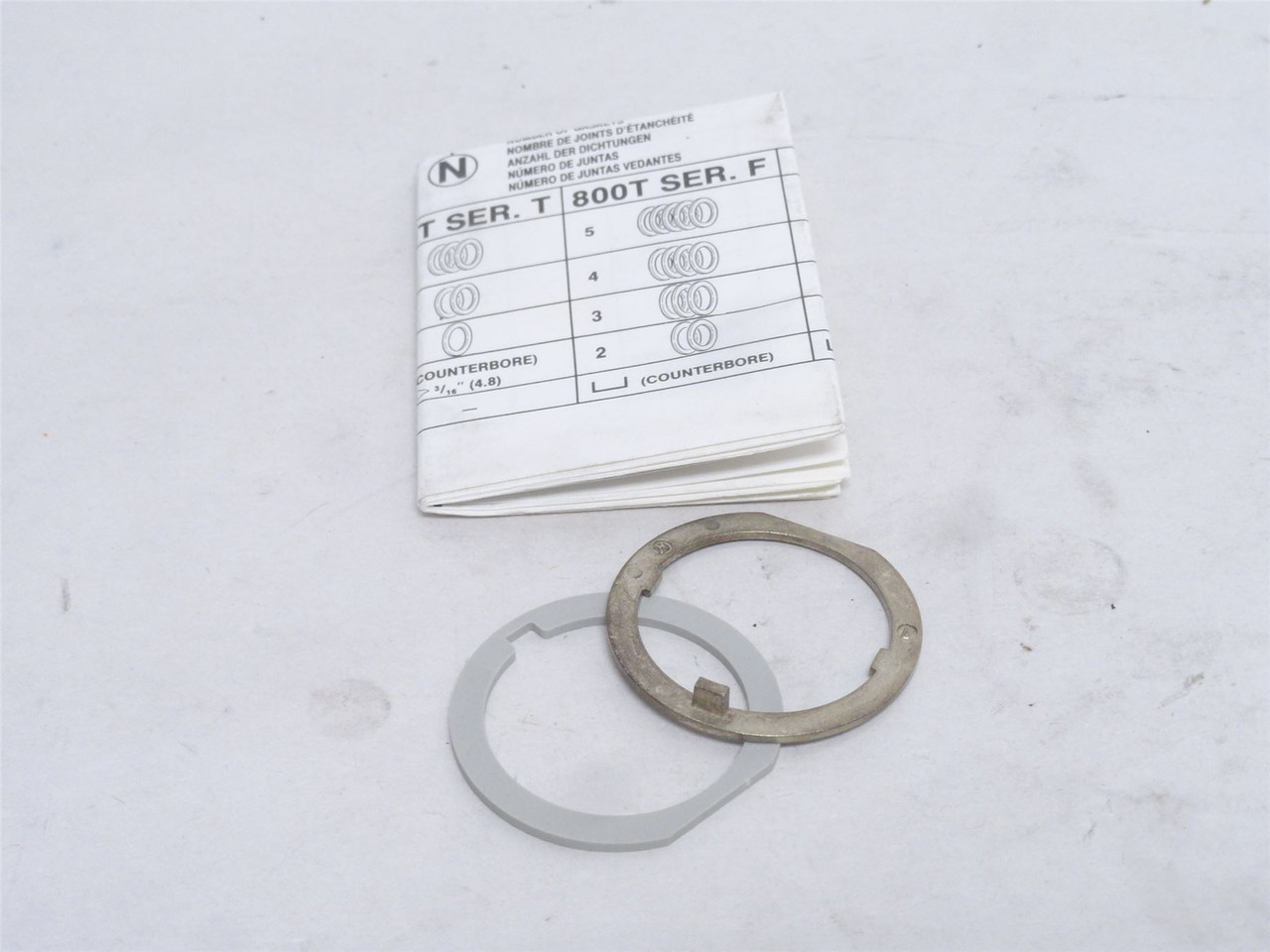 Allen-Bradley 800T-A2; Flush Head Push Button; Momentary 30mm