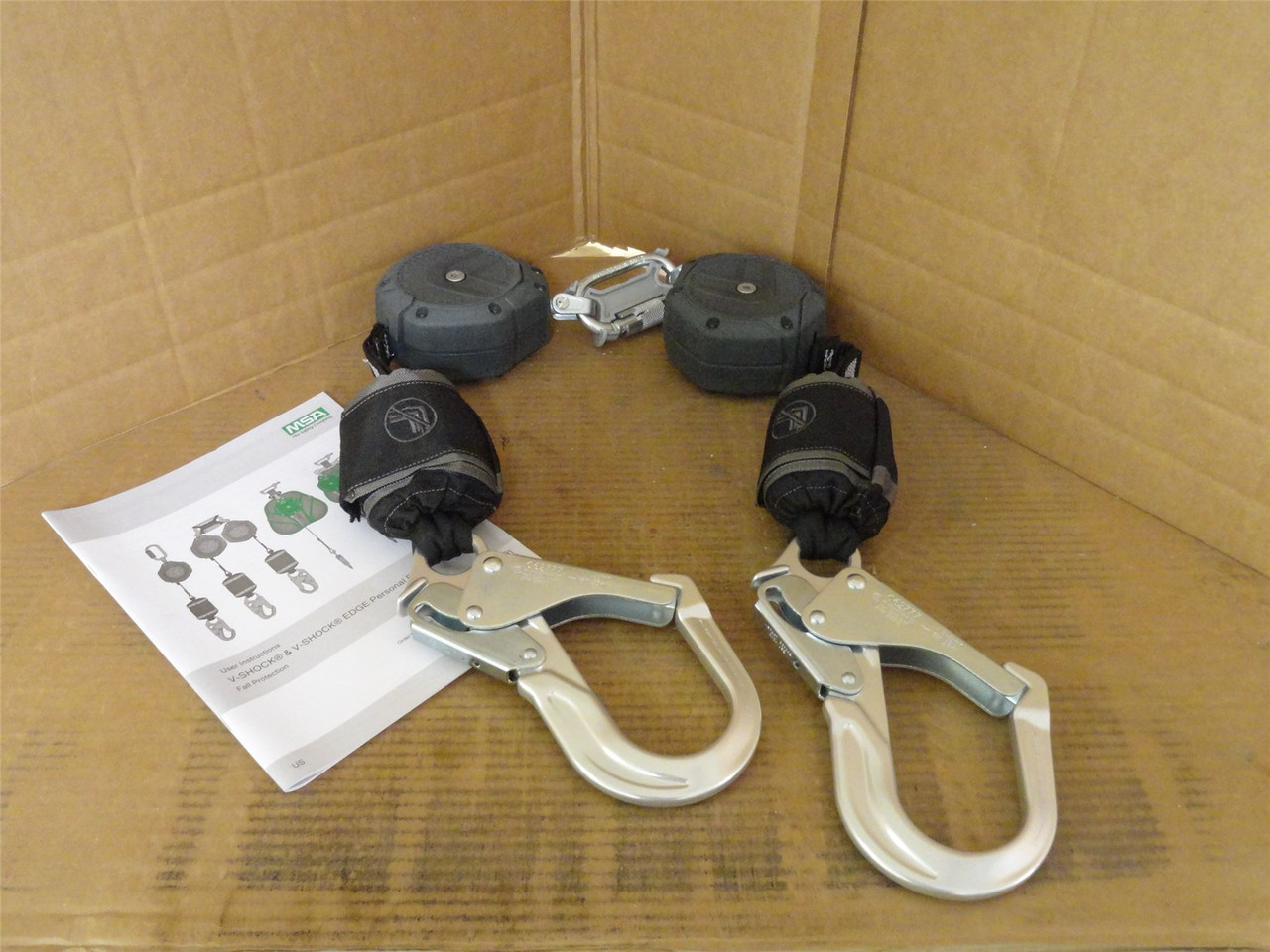 MSA VSOHW-032-QH-A; Self Retracting Lanyard; 2-Legs; 10' Line