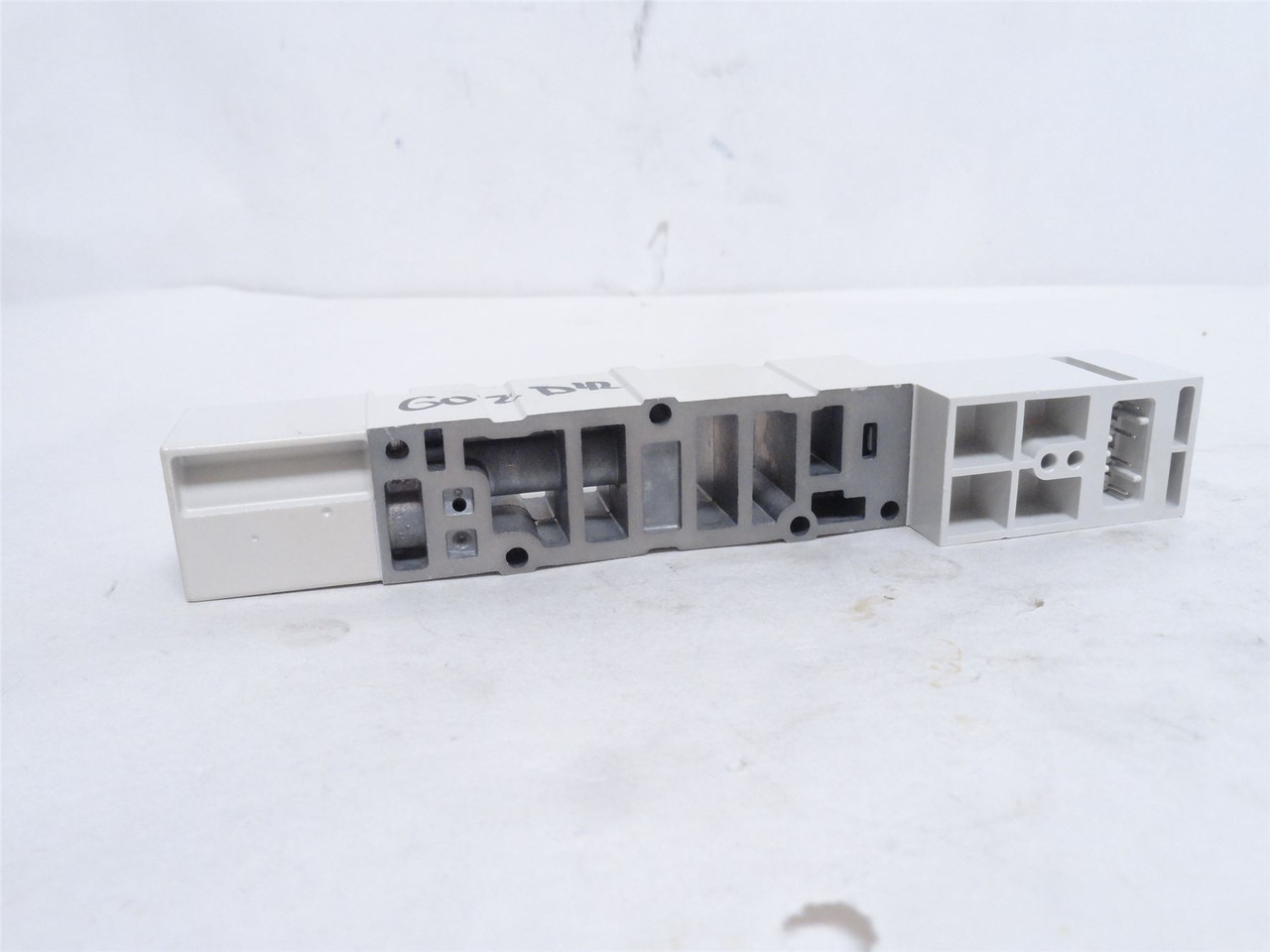 SMC VVQ4000-P-1-03T; Supply Relocation Block
