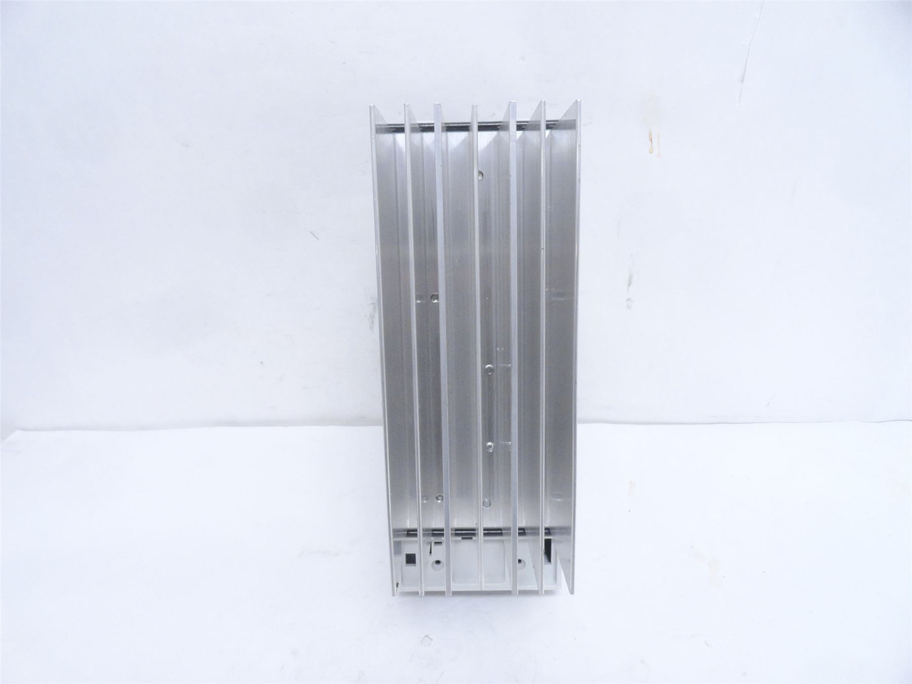 Lenze ECSEM004C4B; Inverter 13530923 565/67V In; 400/480V Out