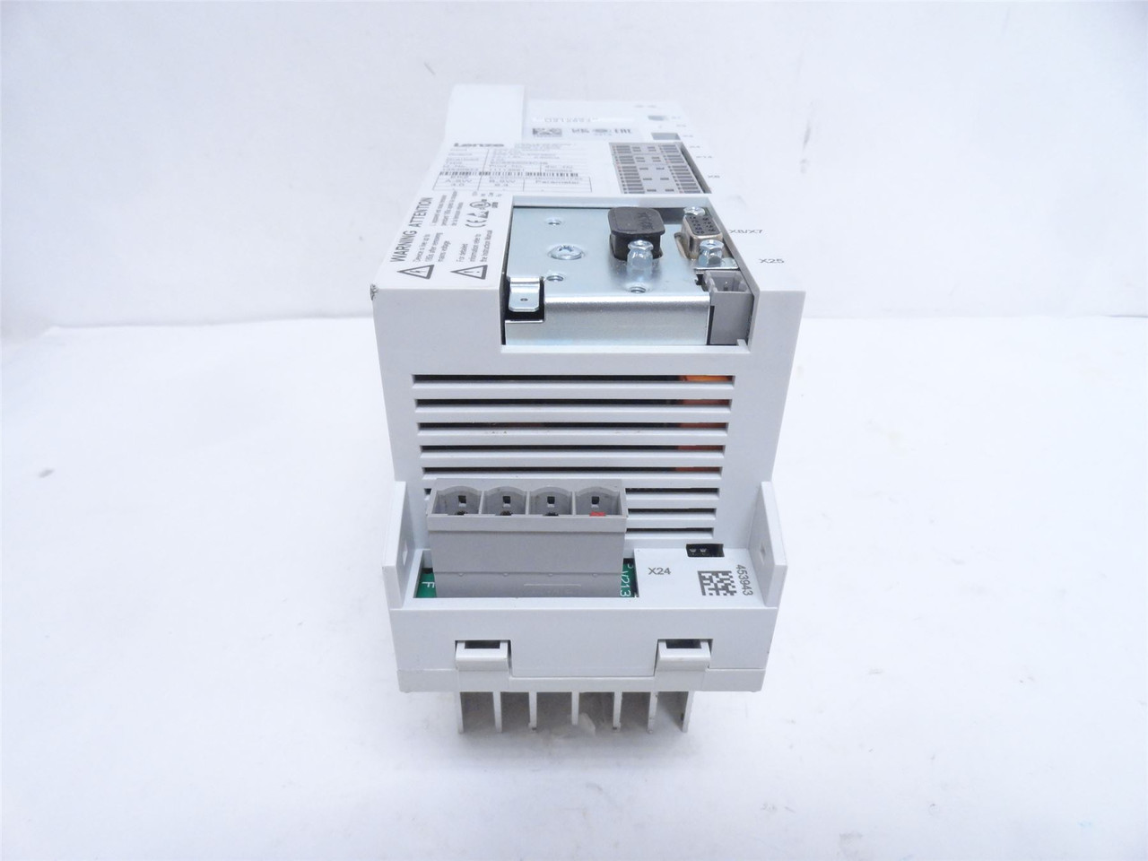 Lenze ECSEM004C4B; Inverter 13530923 565/67V In; 400/480V Out