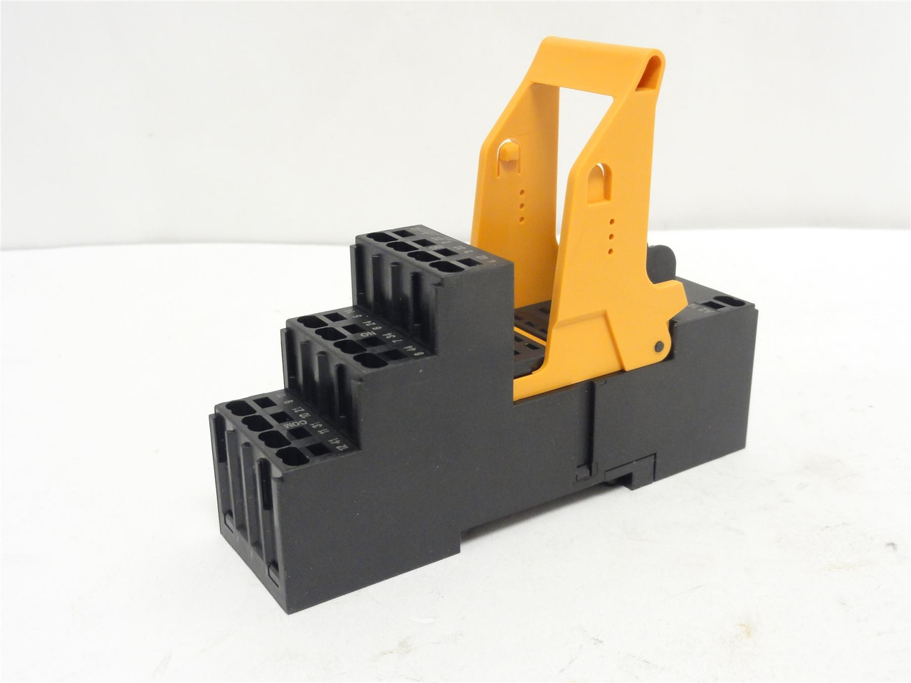 Weidmuller SCM-I; PC Board Mount Relay Socket; 6A; 250VAC