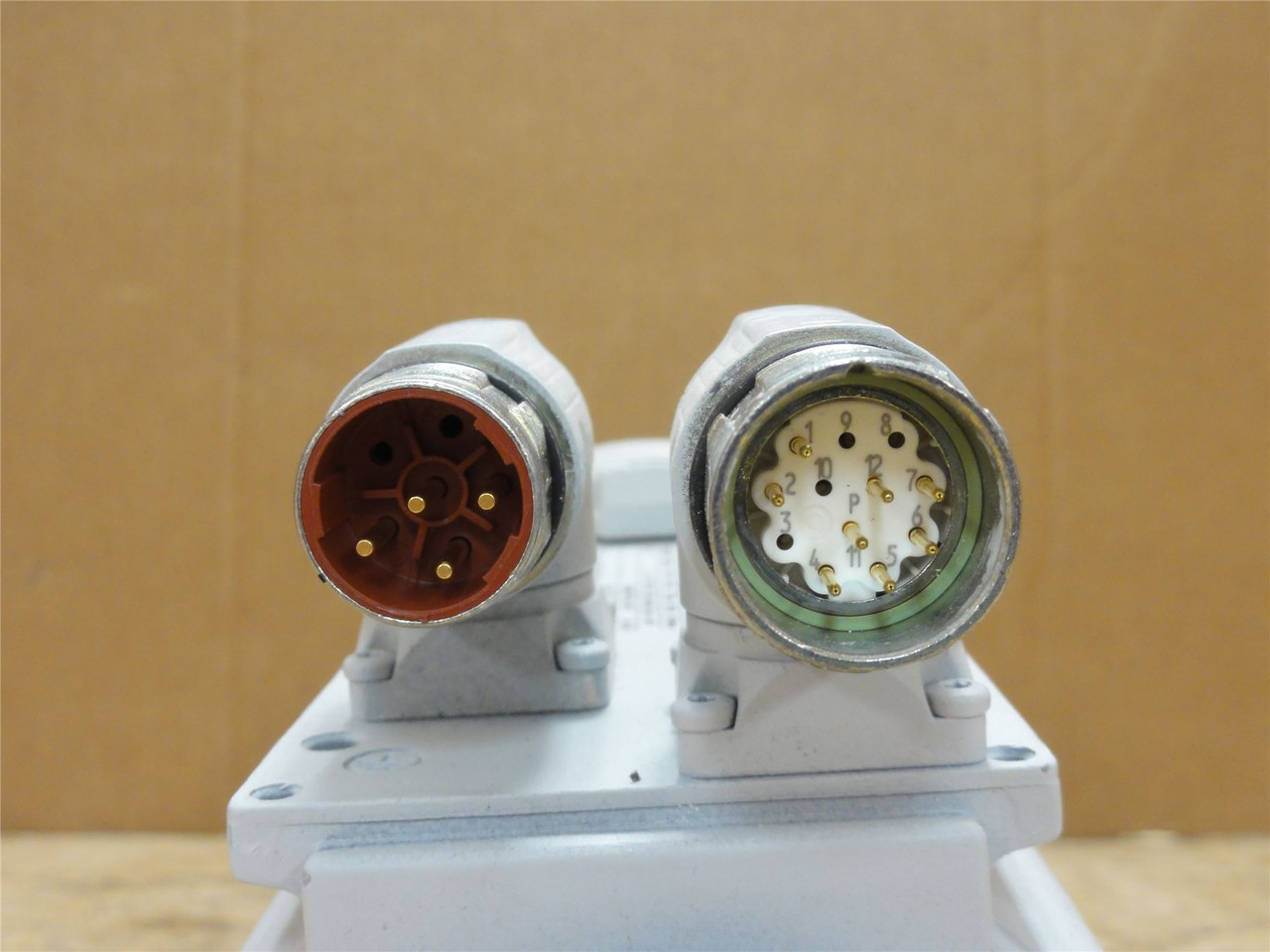 Lenze G50BB111MHAR2C00; Servo-Gear Motor; 17.88:1 Ratio; 1kW