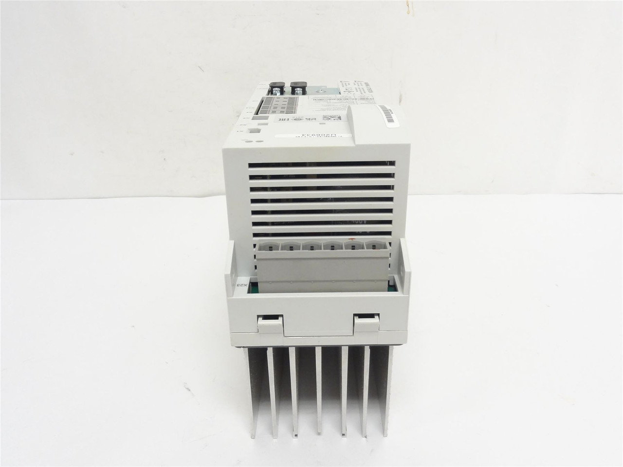 Lenze ECSEM008C4B; Servo Drive 565/675VAC; 4.9/3.9A In