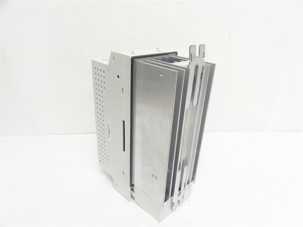 Lenze ECSEE012C4B; Servo-Drive Controller 400/480VAC; 9.6A In