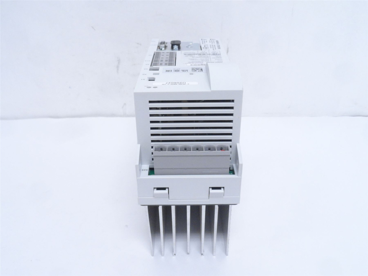Lenze ECSEM008C4B; Servo Drive 565/675VAC; 4.9/3.9A In