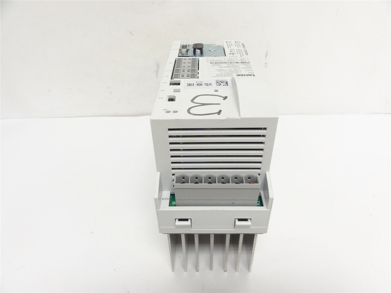 Lenze ECSEM004C4B; Inverter 13530923 565/67V In; 400/480V Out
