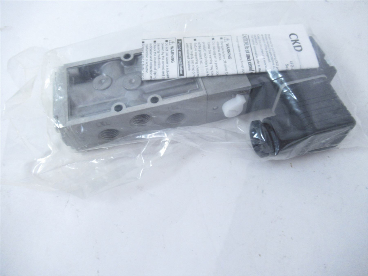CDK 4F210-08; Solenoid Valve 24VDC 5 Port