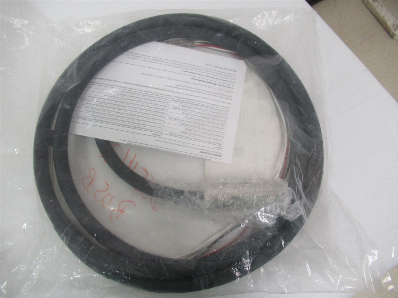 Allen-Bradley 2090-XXNPMF-14S03; CableType 4 Connector3M