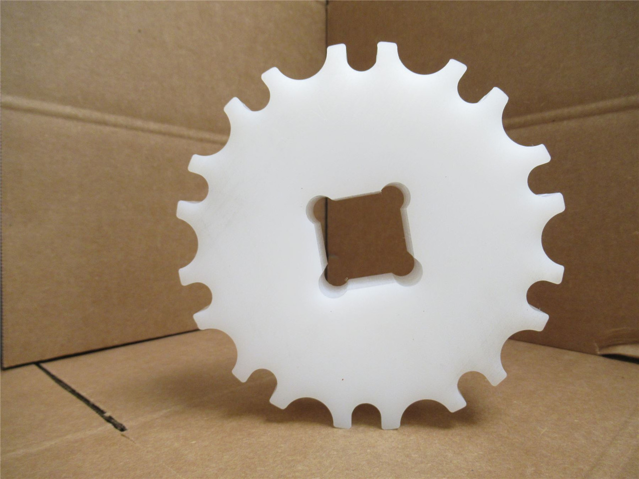 AEN HUD620; Poly Sprocket 10 Teeth; 1-1/2'' Sq ID