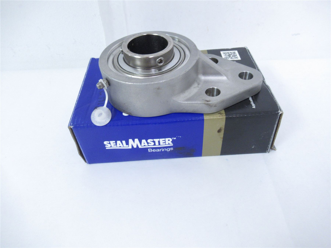 SealMaster CRFBS-PN23; Bearing 1-7/16"ID 3-Bolt Flange SS