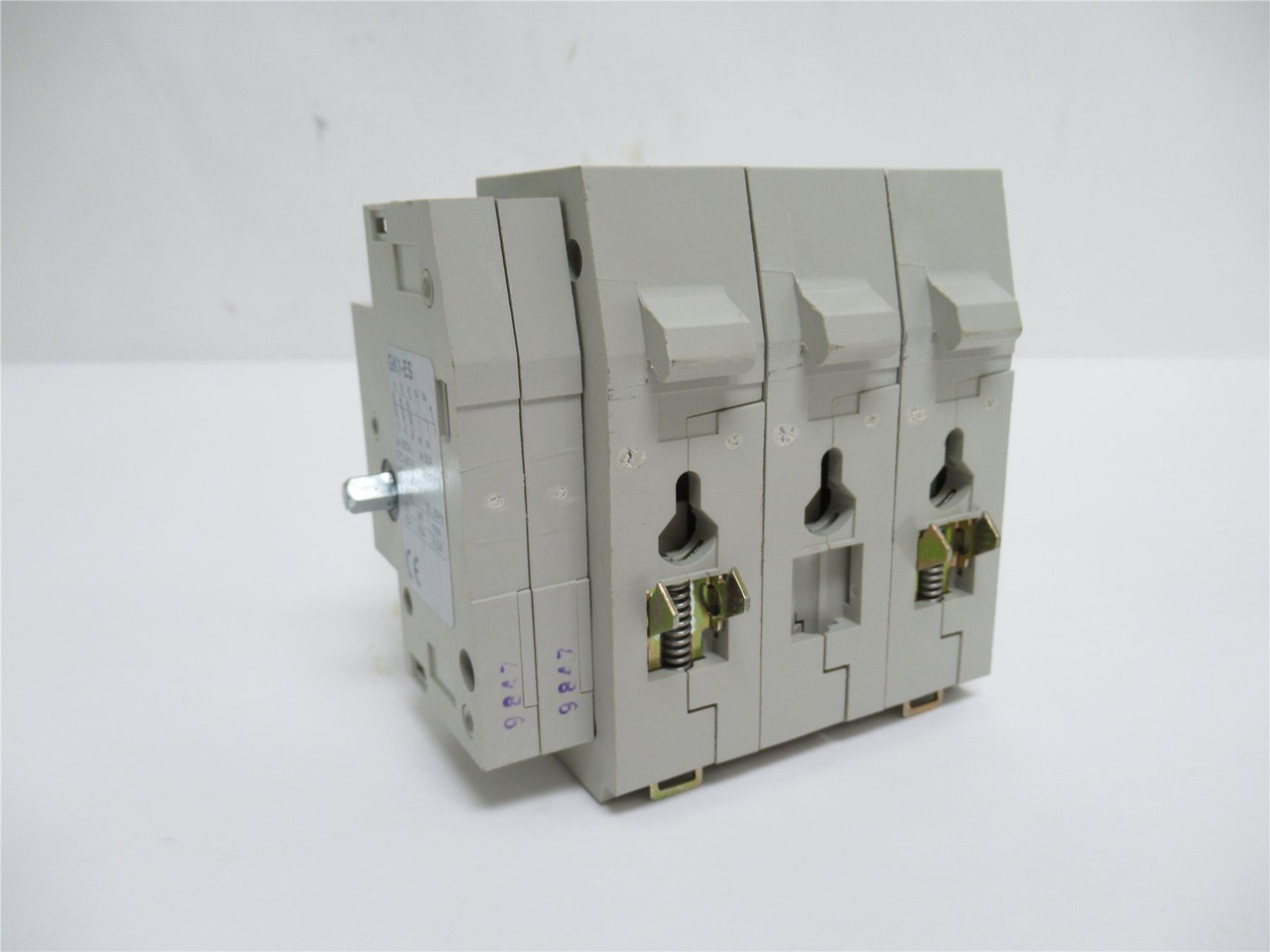 Telemecanique GK1-ES; Panel Mount Fuse Holder; 3-Pole