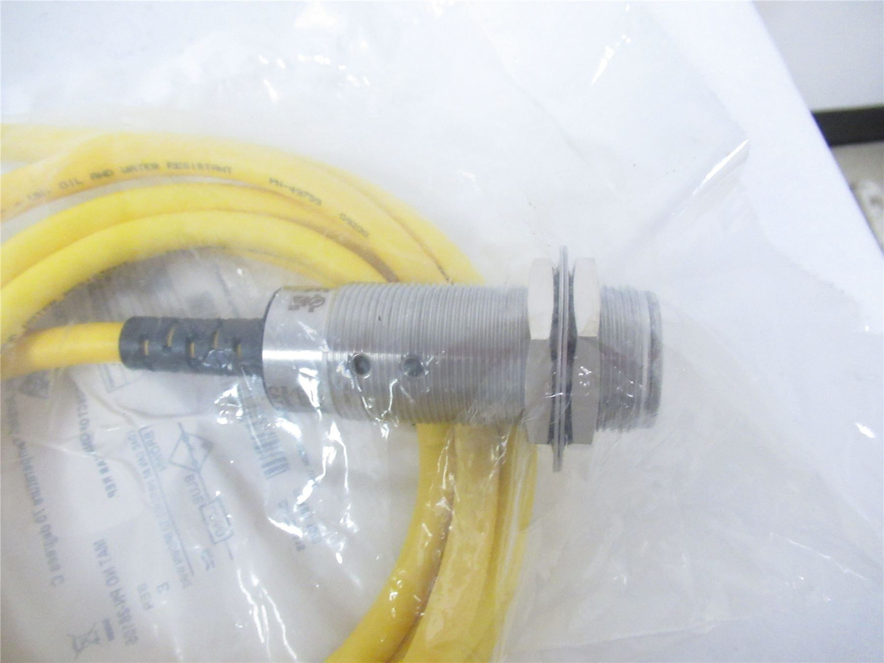 Allen-Bradley 871TM-B10C30-H2; Inductive Proxim Sensor 15MM