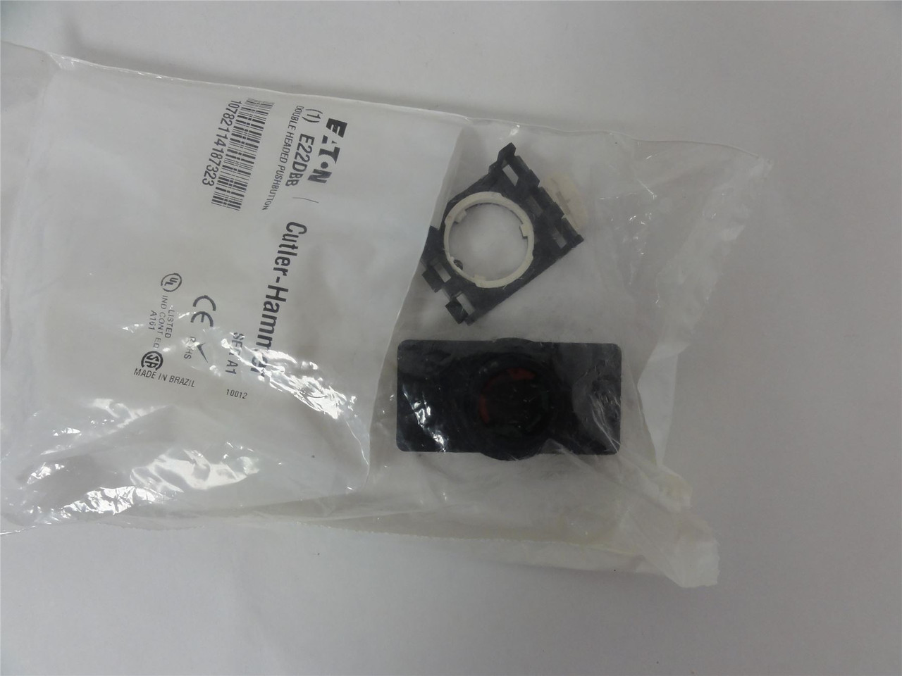 Eaton E22DB1B20; Double Headed Push Button - Illuminated