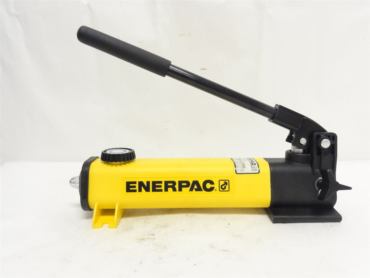 Enerpac P142; Hydraulic Hand Pump; 2-Stage; 10;000PSI; 1/4NPT