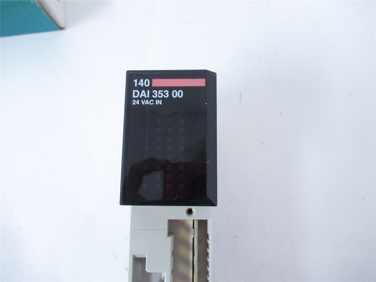 Schneider 140DAI35300; Servo Drive 24 V DC 4 X 8 SINK 32 PT