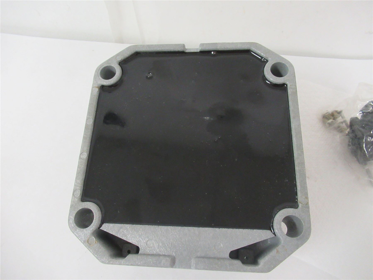 Truck-Lite 50805; Nosebox 7 Solid Pin