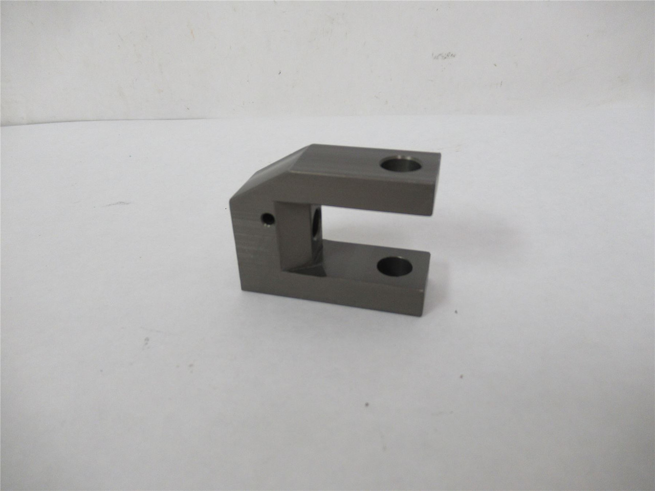 Triangle Package Co A43377; Pivot Bracket Female