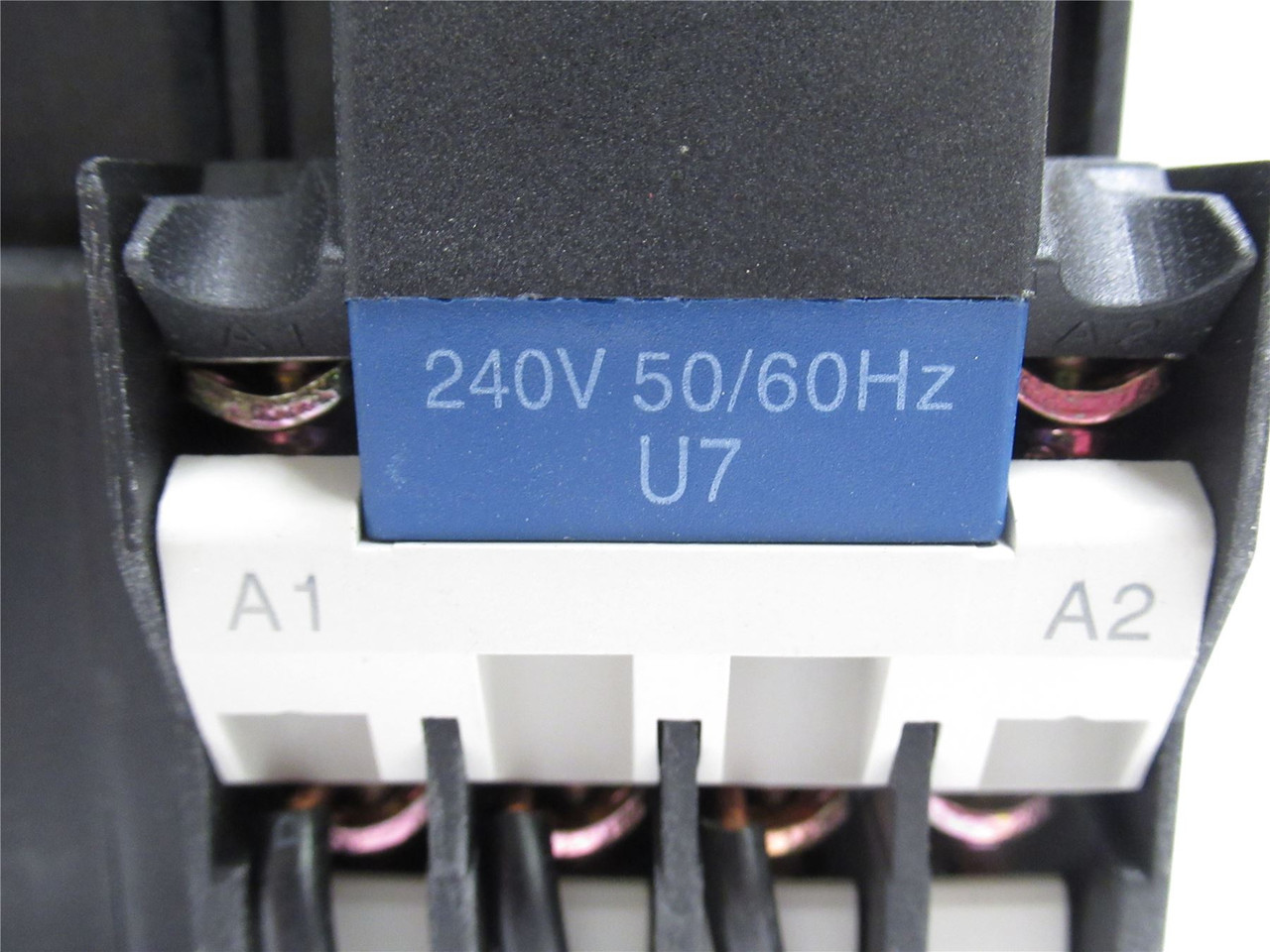 Dayton 2UXN1; Reversing Contactor 9A; 3P; 600VAC; Coil: 240V