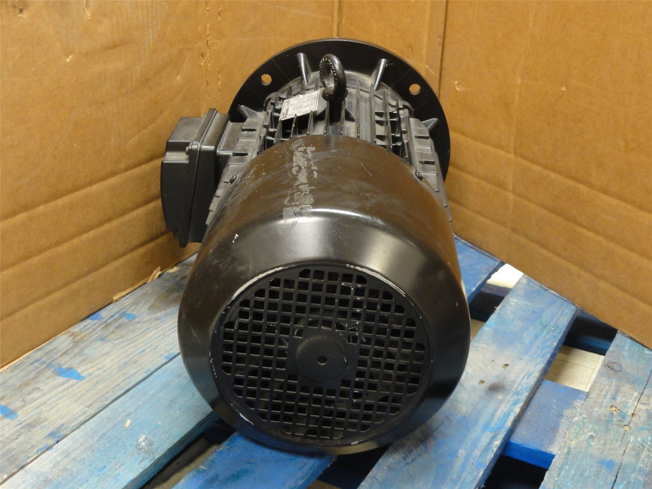 Lafert AAM132MZA6; Motor 7-1/2HP; 230/460VAC; 1180RPM; 3PH