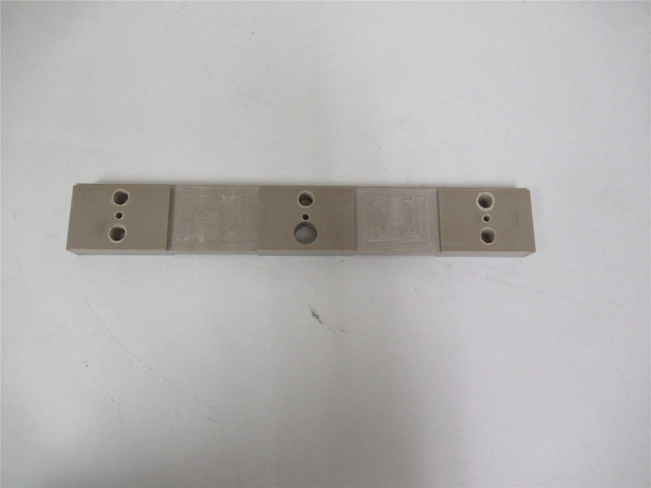 Triangle Package Co A39304; Insulator Jaw Spacer 16.5"
