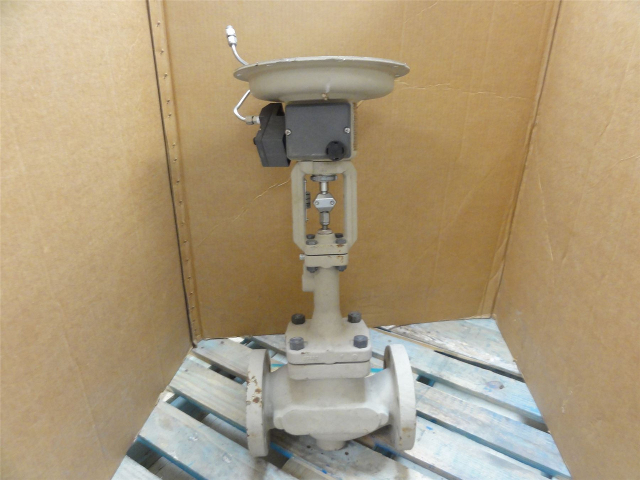 Samson 324107A216WCC; Air Control Globe Valve; 2-1/2"NPS