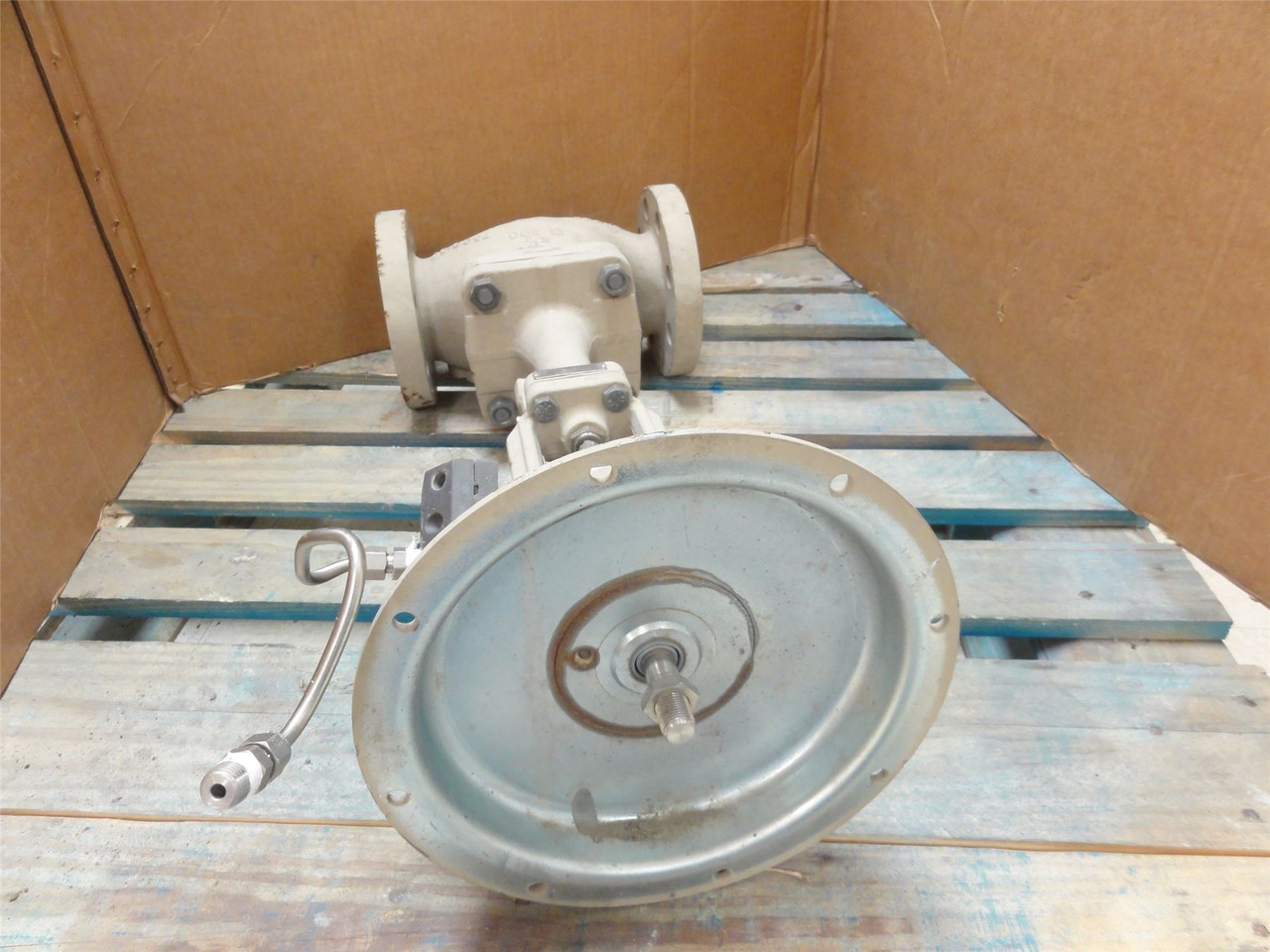 Samson 324107A216WCC; Air Control Globe Valve; 2-1/2"NPS