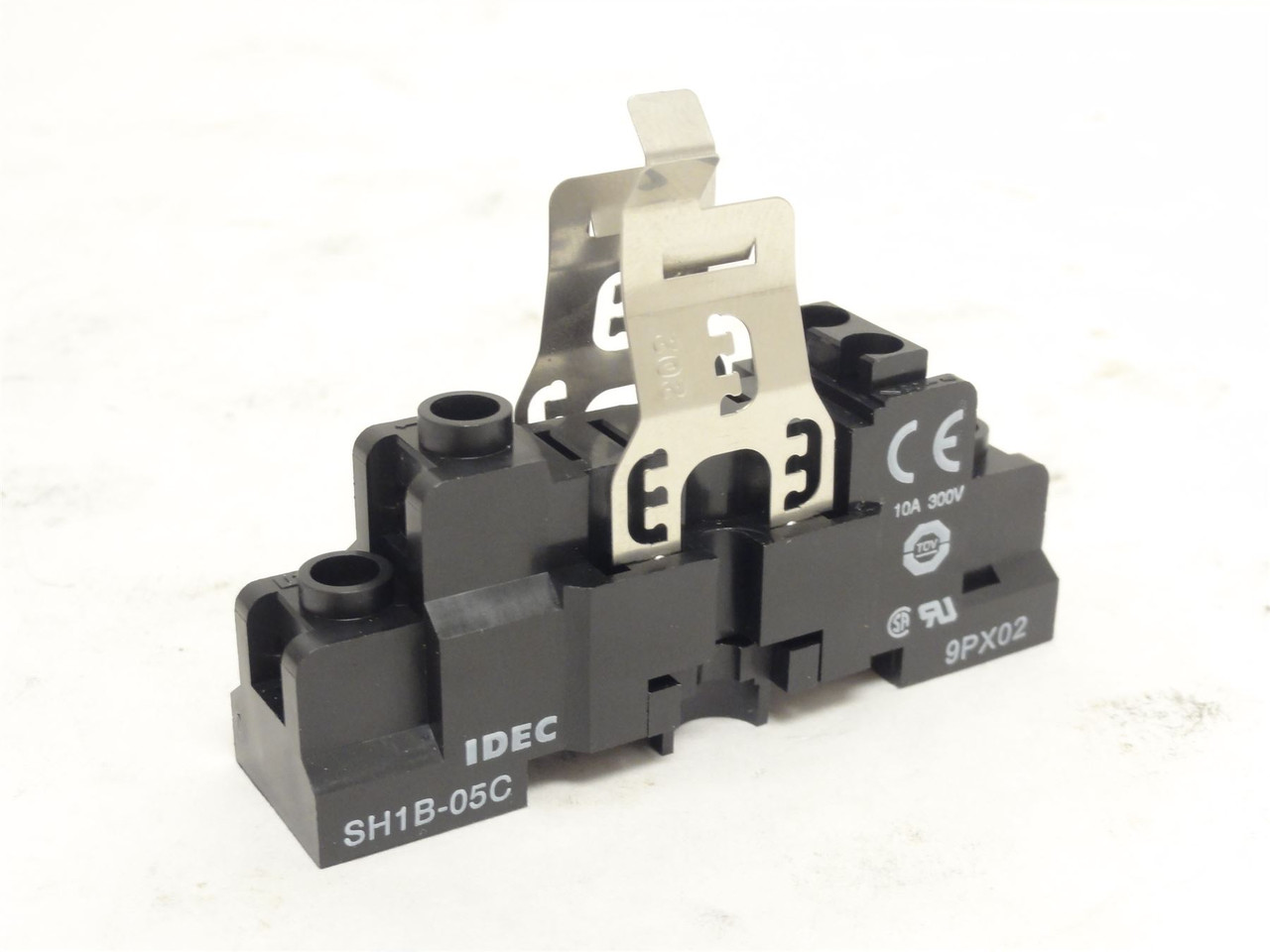 IDEC SH1B-05C; DIN Rail Relay Socket; 5-Pin; 10A; 300V
