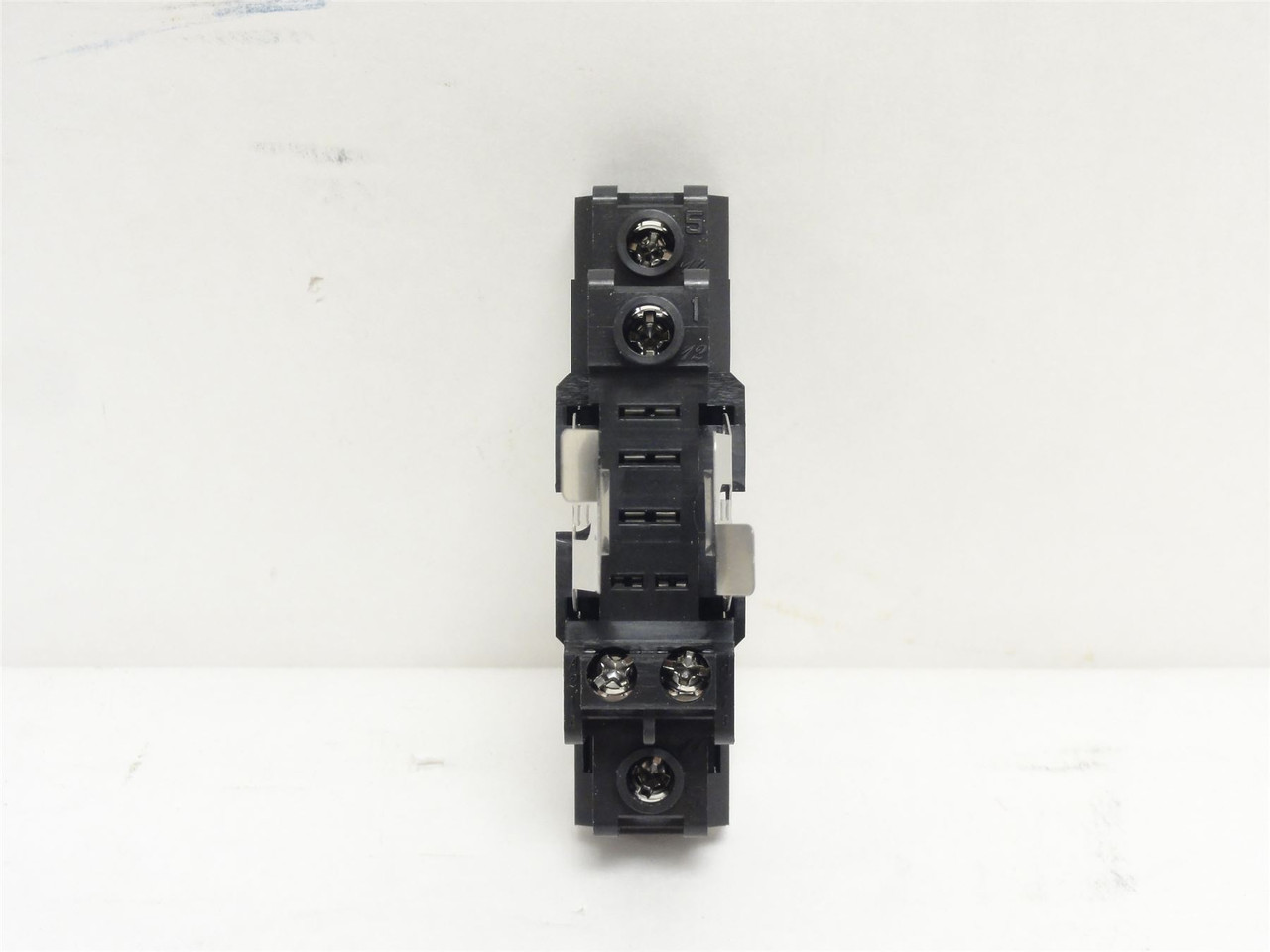 IDEC SH1B-05C; DIN Rail Relay Socket; 5-Pin; 10A; 300V
