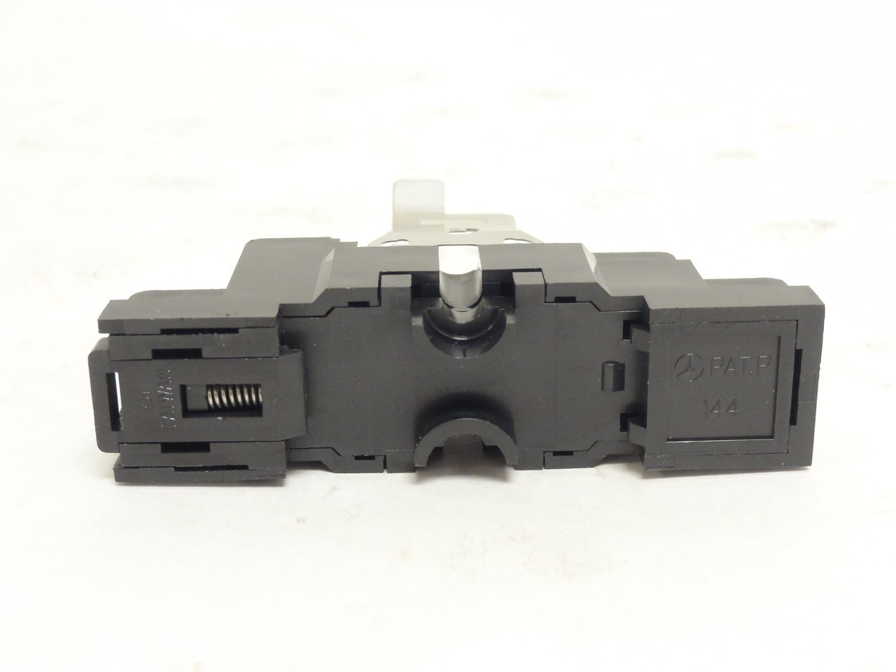 IDEC SH1B-05C; DIN Rail Relay Socket; 5-Pin; 10A; 300V