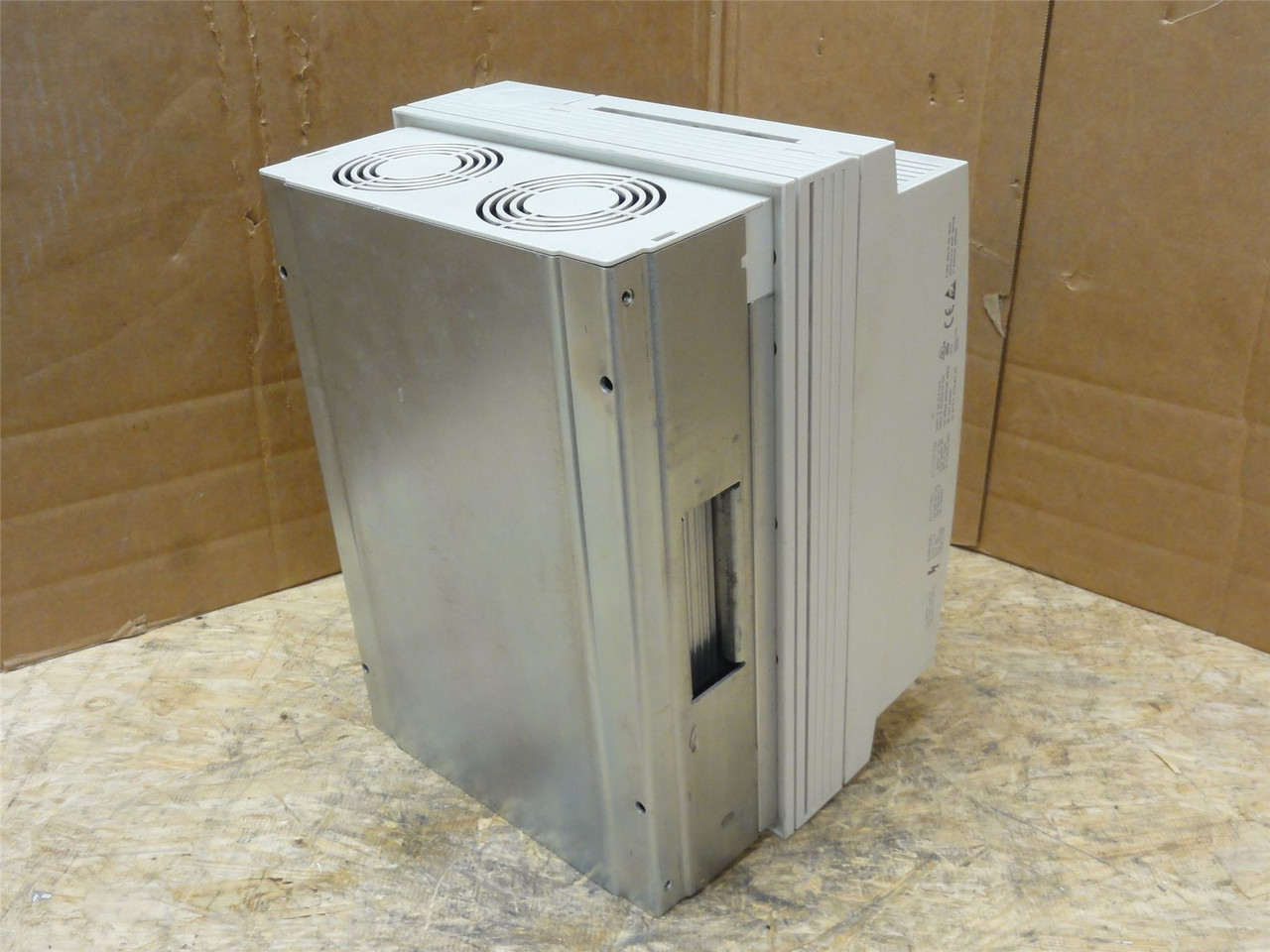 Lenze EVS9327-EP; Servo Controller; In: 3/PEAC; 400/480V