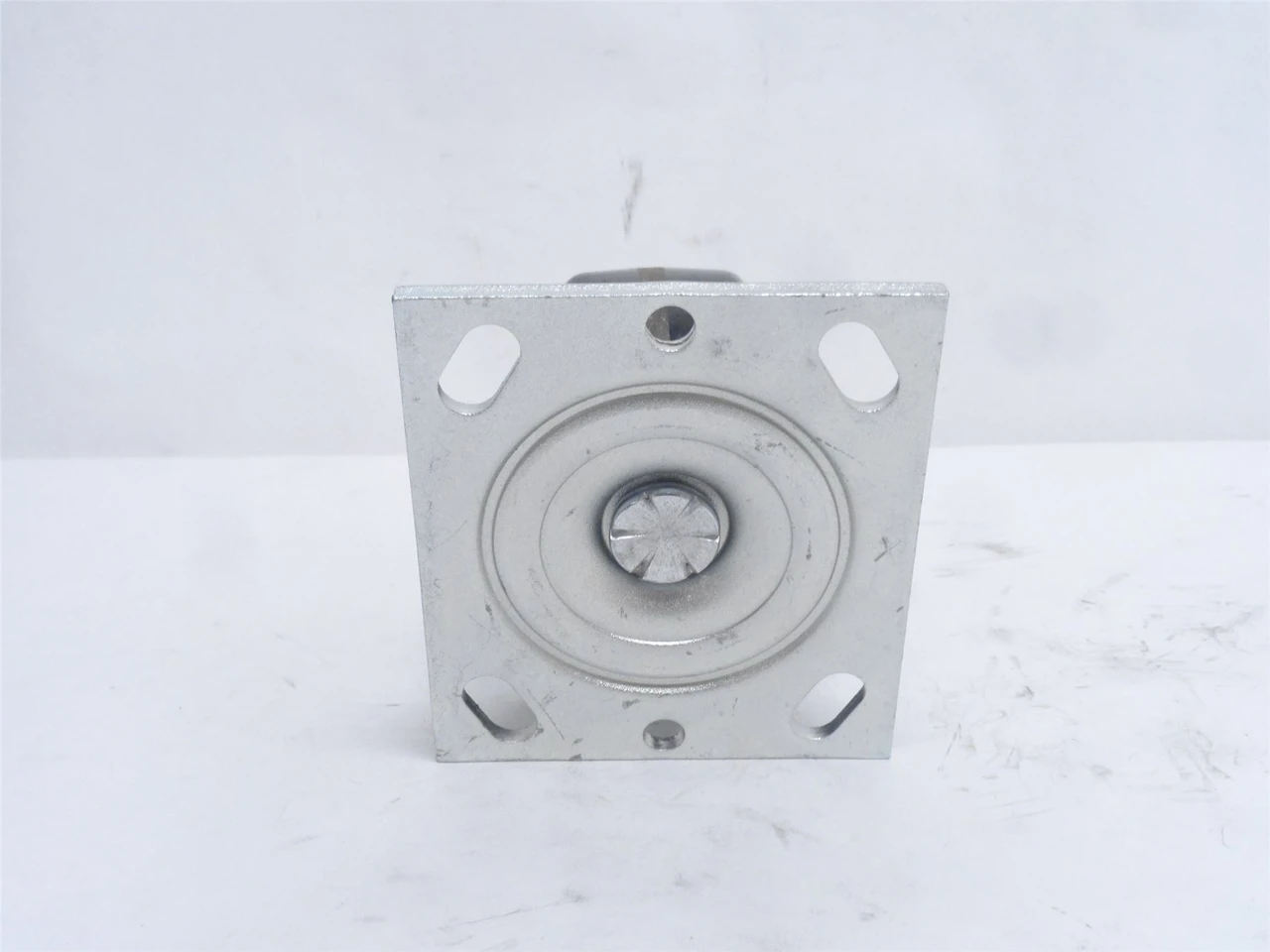 Pemco ES4X2PHN; Swivel Caster; 4"x 2" Phenolic Wheel