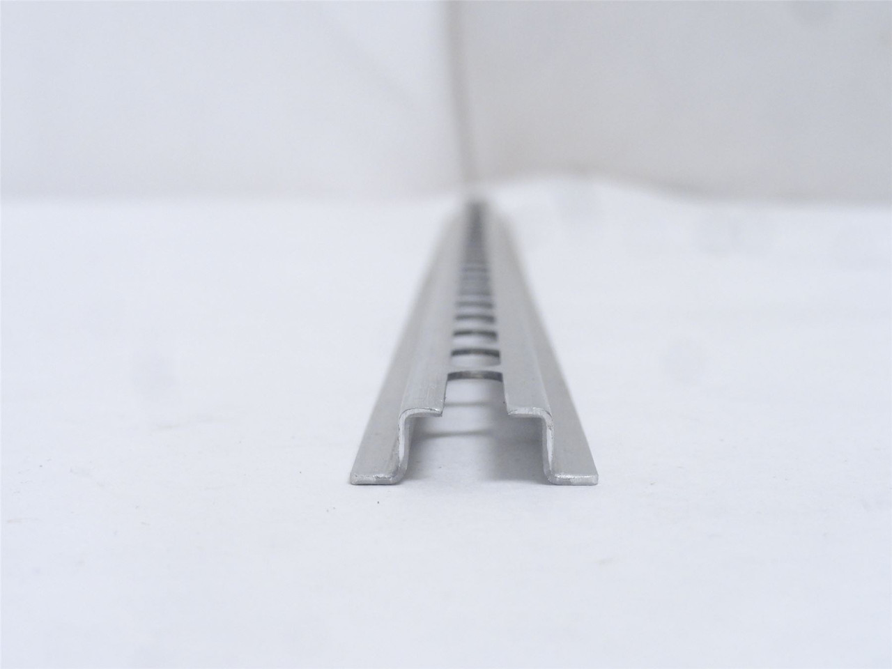 Square D 9080GH118; Lot-5; Terminal Mounting Tracks; 18" Long