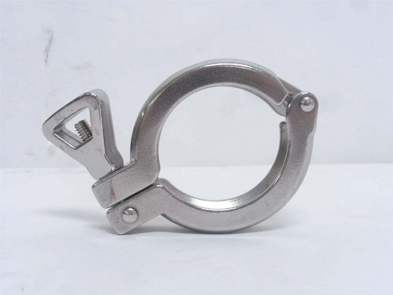 Sanitube 13IS-200; Sanitary Clamp; SS-304; Size: 2"; Hinged