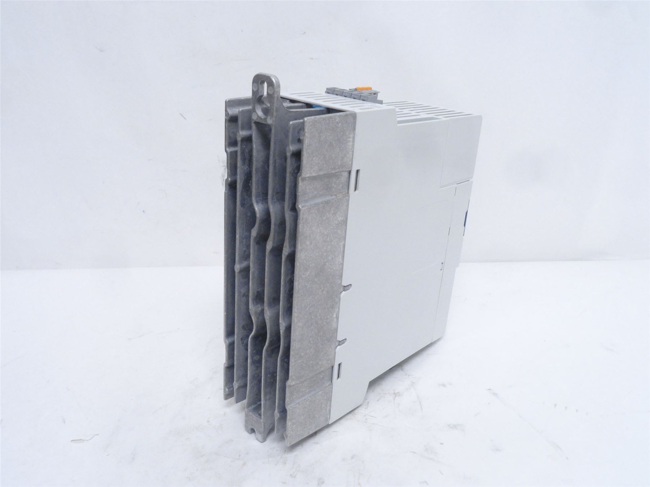 Lenze E84AVSCE3714SXO; Topline C AC-Drive .75KW 400-500VAC