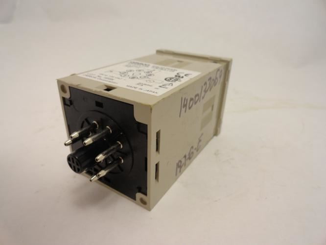 Omron E52C2-R20K; Temperature Control 250VAC; 3A