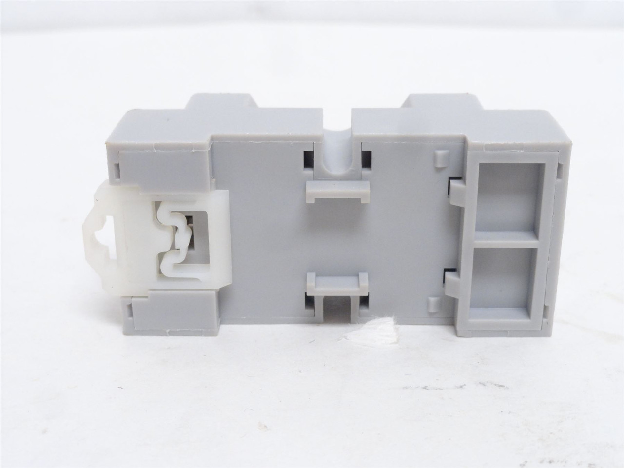 Allen-Bradley 700-HN128; Relay Socket; 7A; 300V; 14-Blade