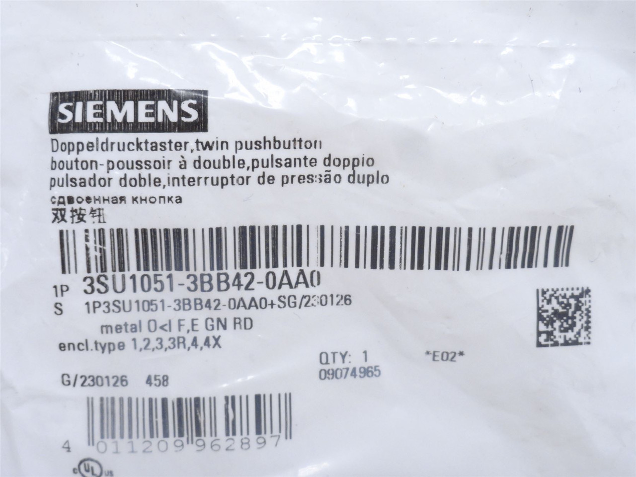 Siemens 3SU1051-3BB42-0AA0; Oval Switch Body Pushbutton; Dual