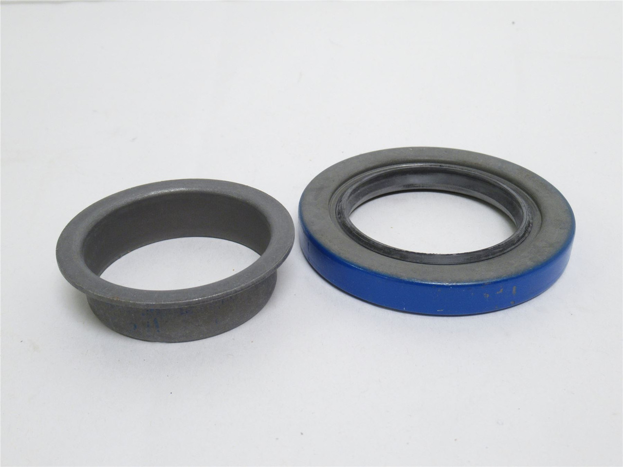 CR 20108; Seal And Sleeve Kit; 2"ID x 3.251" OD x 0.437" Wide