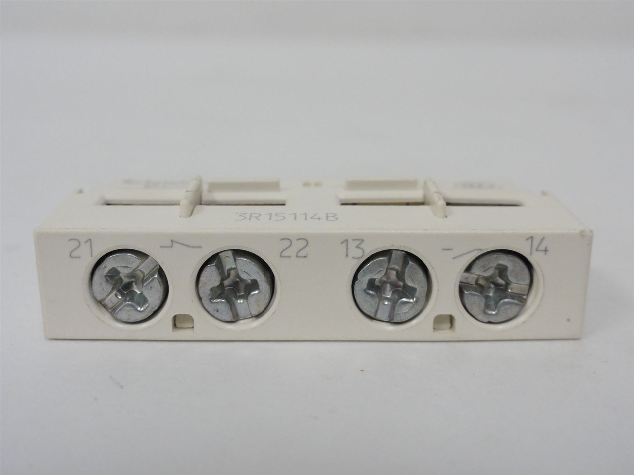 Schneider GVAE11; Aux Contact block; 1NO/1NC; 2.5A