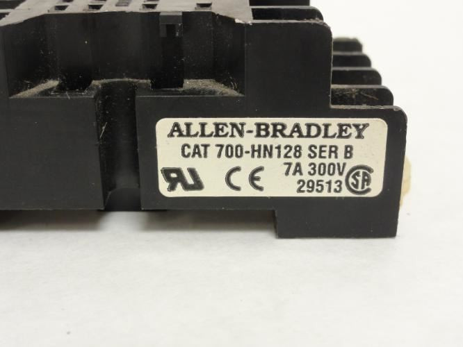 Allen-Bradley 700-HN128; Relay Socket; 7A; 300V; 14-Blade