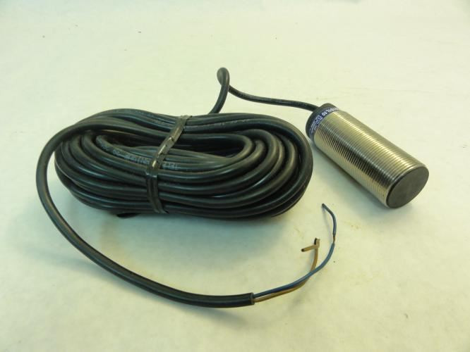 Telemecanique XSA-V32151L10; Prox Sensor (NO Mounting Nuts)