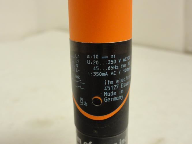 IFM IA3500; Inductive Proximity Switch; 20-250VAC/DC