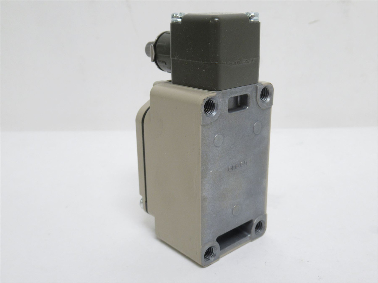 Omron WLRCA2-N; Snap Action Limit Switch; 10A; 125V; SPDT