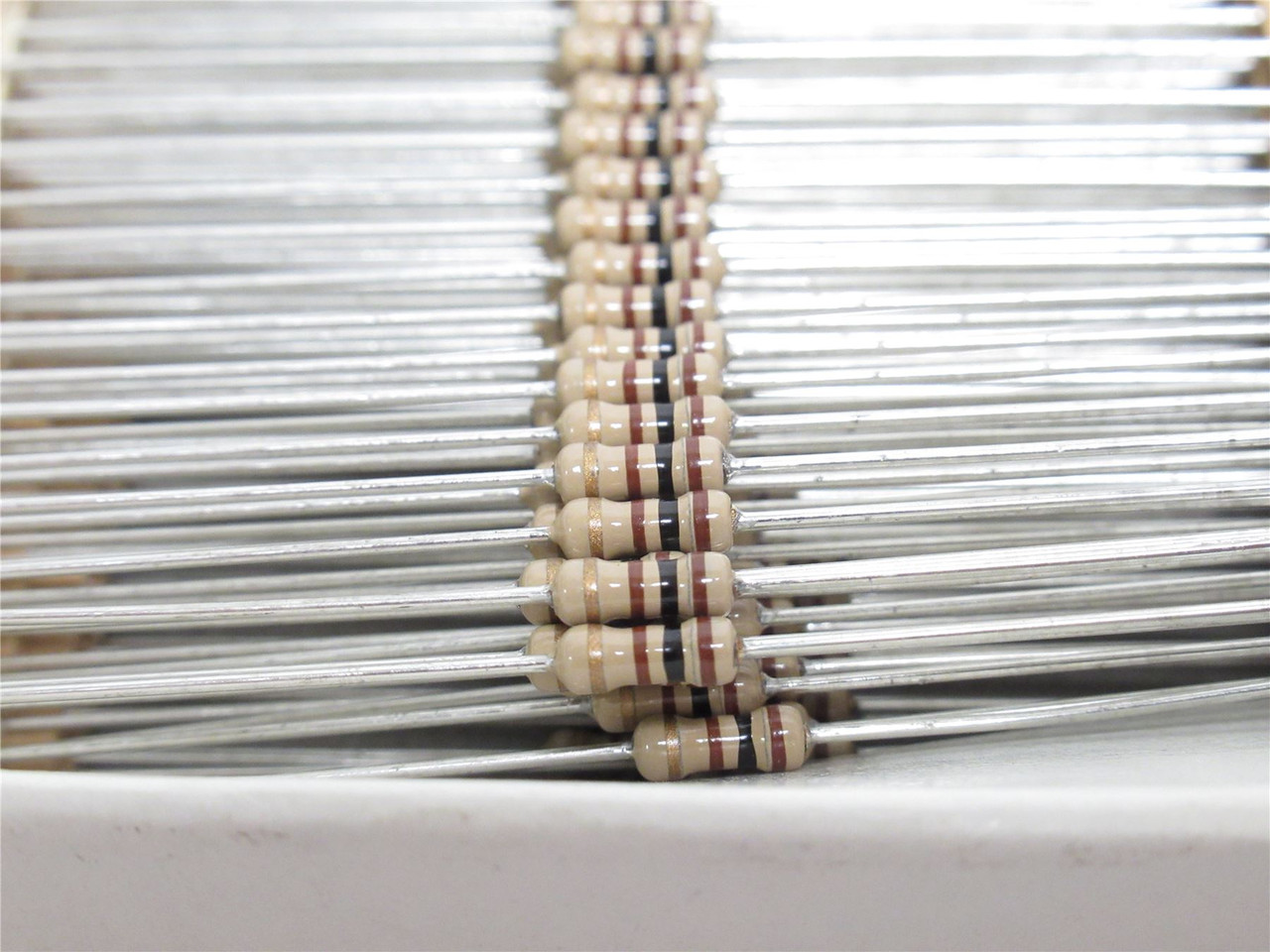 Xicon 291-100/AP; Box-100; Thru Hole Resistor 100ohm; 1/4W