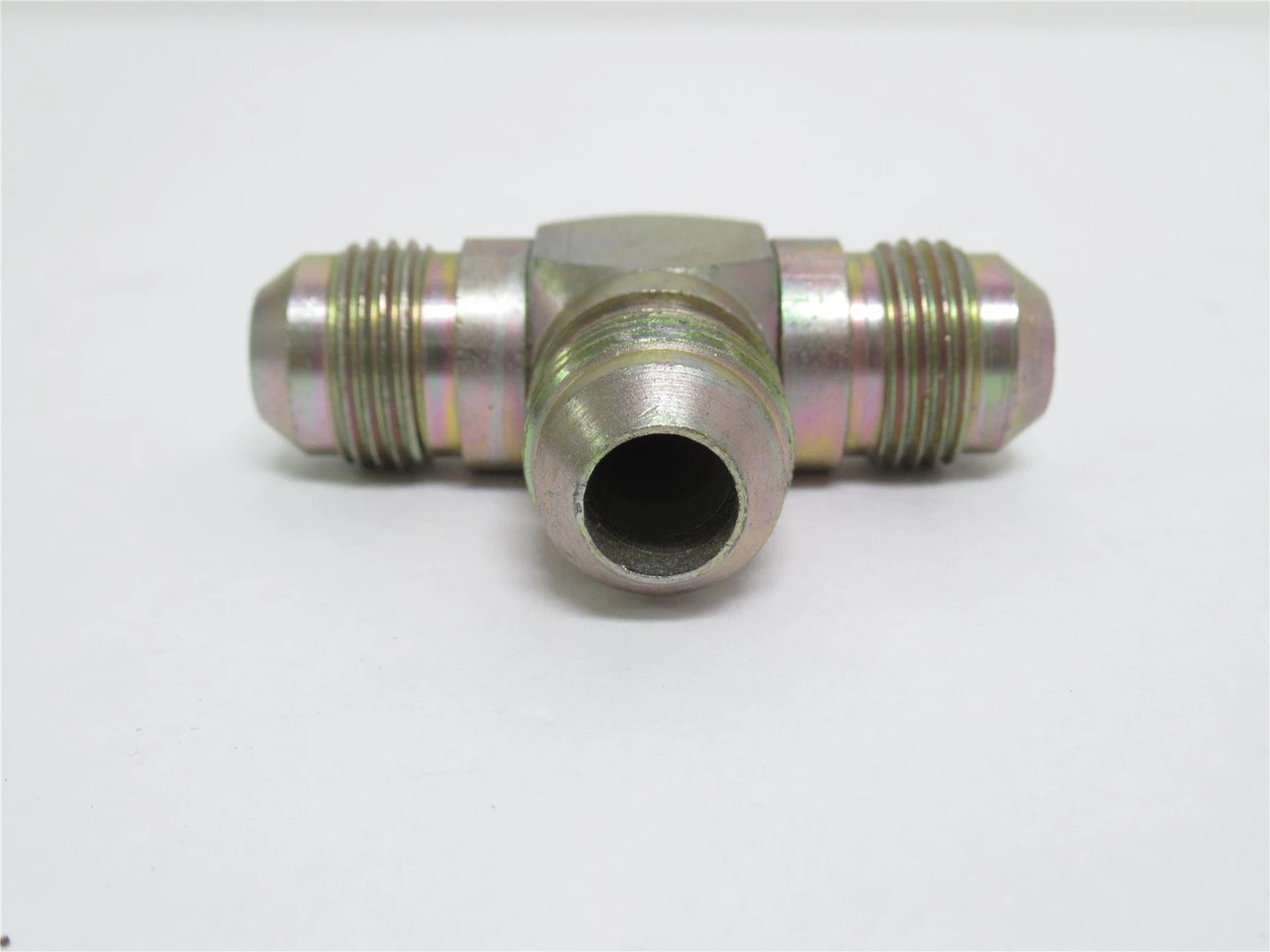 MFG- 2033-8-8S; Steel Adapter Tee; 1/2 x 1/2 x1/2 JIC