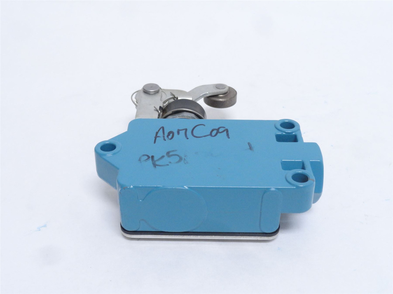 Micro-Switch BAF1-2RN2-RH; Top Roller Arm Limit Switch; 21 Amp