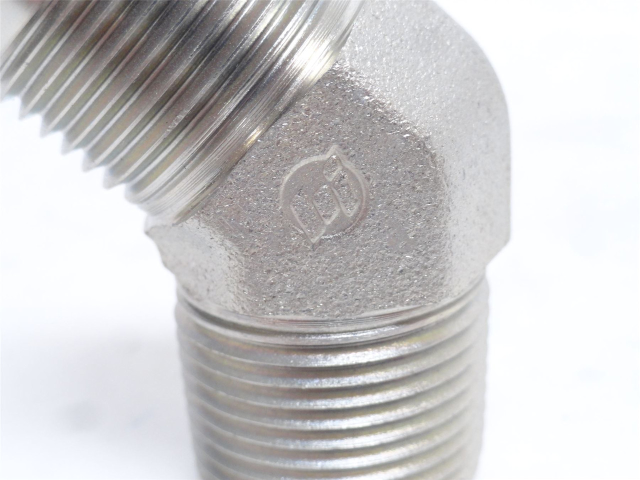 Brennan 2503-12-12-FG; Elbow; 45Deg; 3/4 NPT x 3/4 JIC