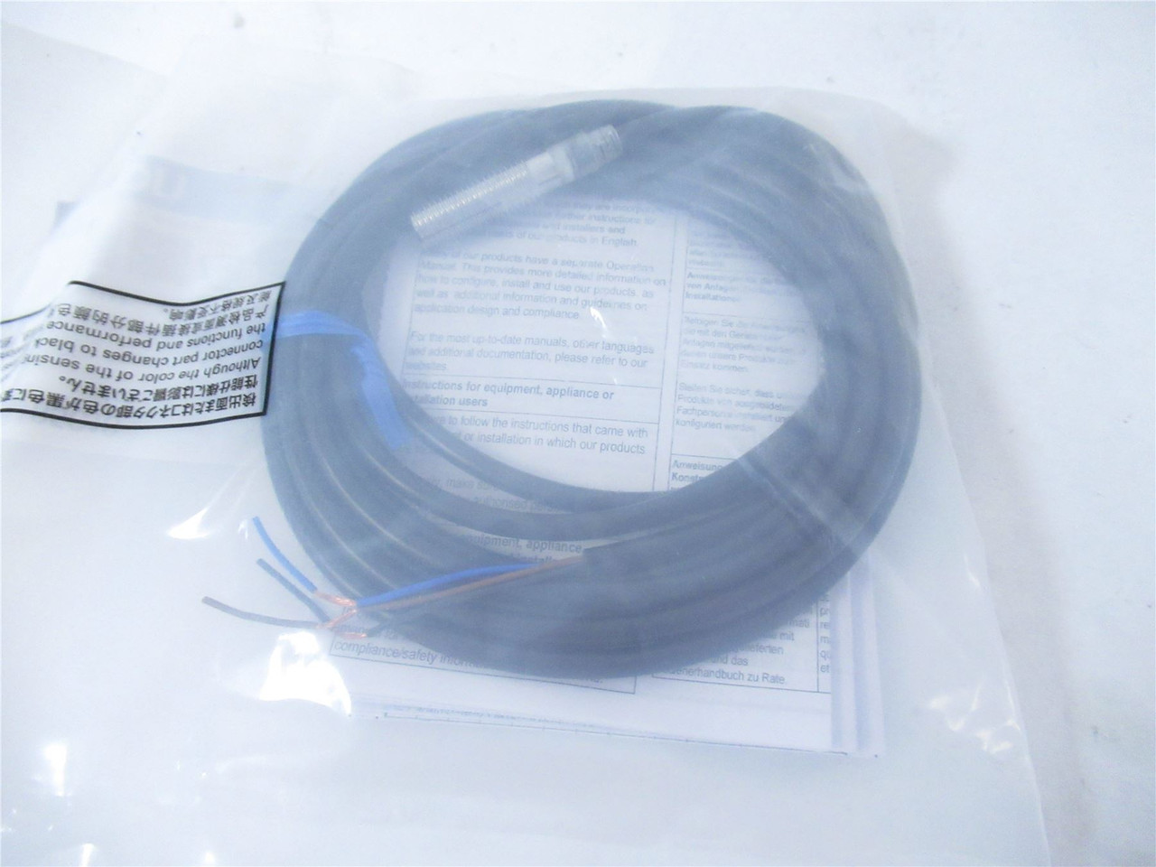 Omron E2E-X1R5C18; Proximity Sensor 10-30VDC 2m FactorySealed